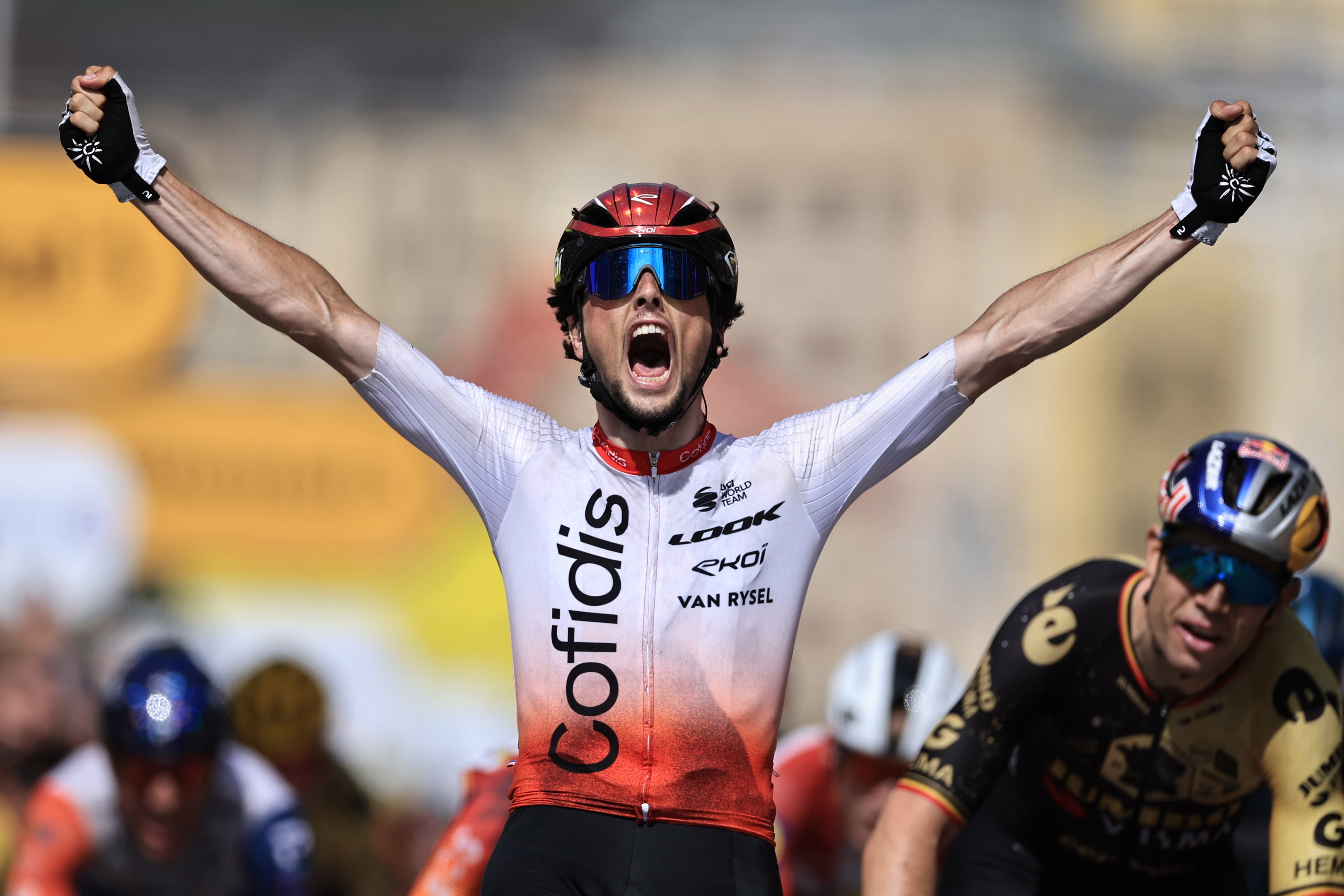 (Spain), 02/07/2023.- French rider Victor Lafay of team Cofidis celebrates after winning the second stage of the Tour de France 2023 over 208,9km from Vitoria-Gasteiz to San Sebastian, Spain, 02 July 2023. (Ciclismo, Francia, España) EFE/EPA/CHRISTOPHE PETIT TESSON
