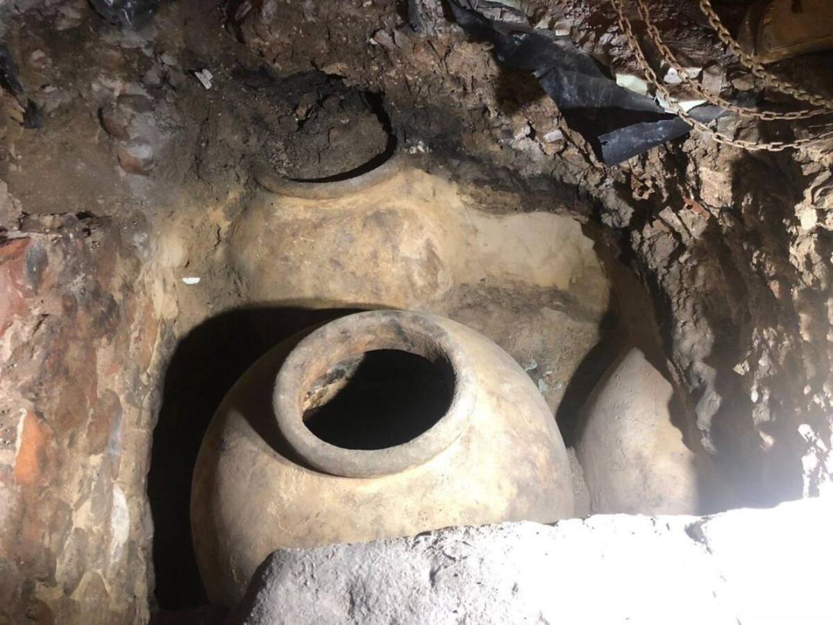Halladas varias tinajas de gran dimensión del siglo XVI en la Parte Vieja