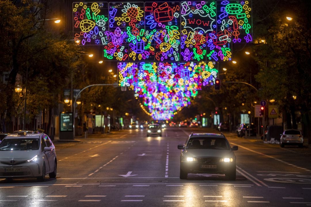 Iluminación navideña en la calle Goya de Madrid. 