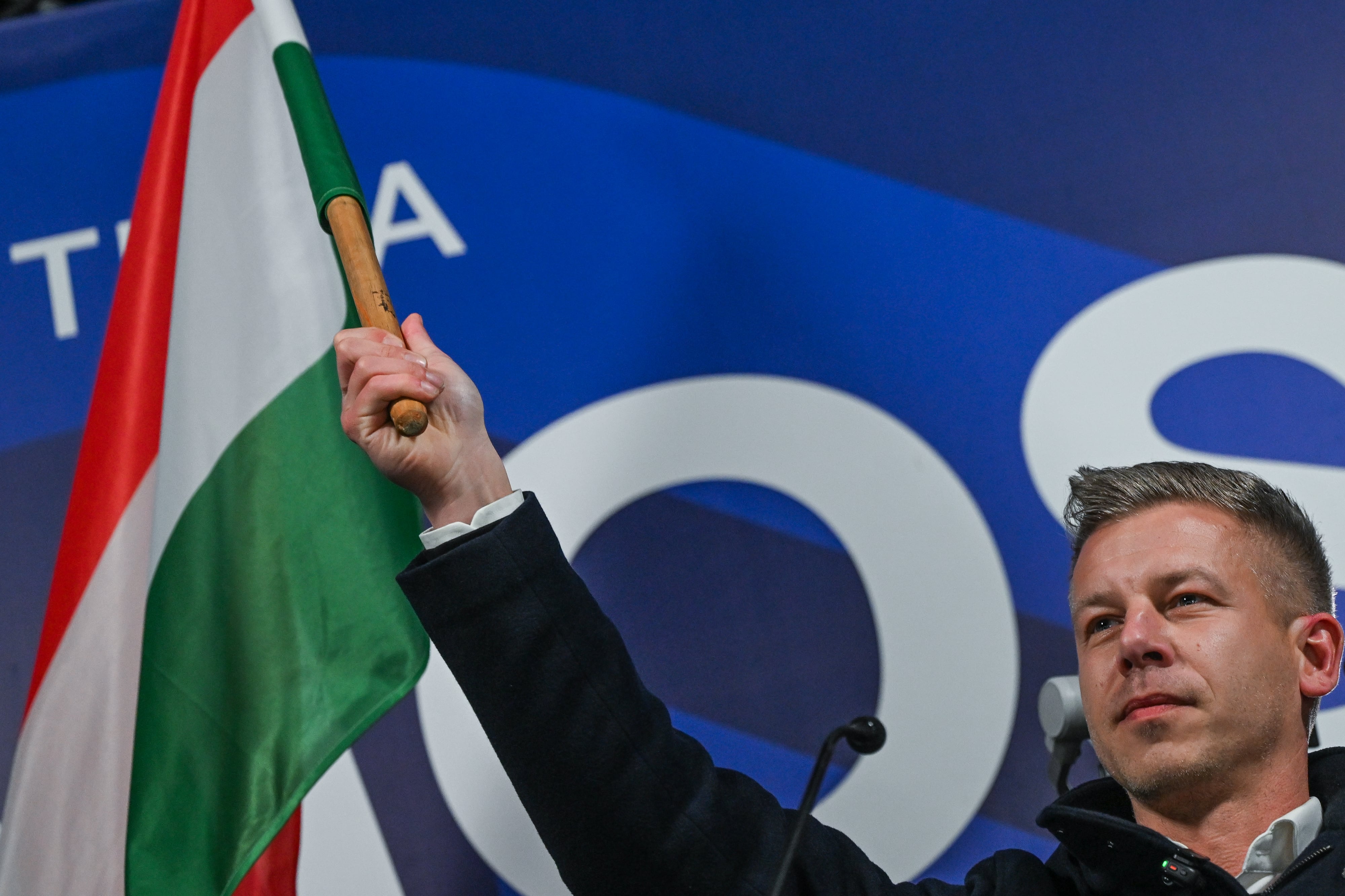 Peter Magyar durante un mitin de campaña en Eger