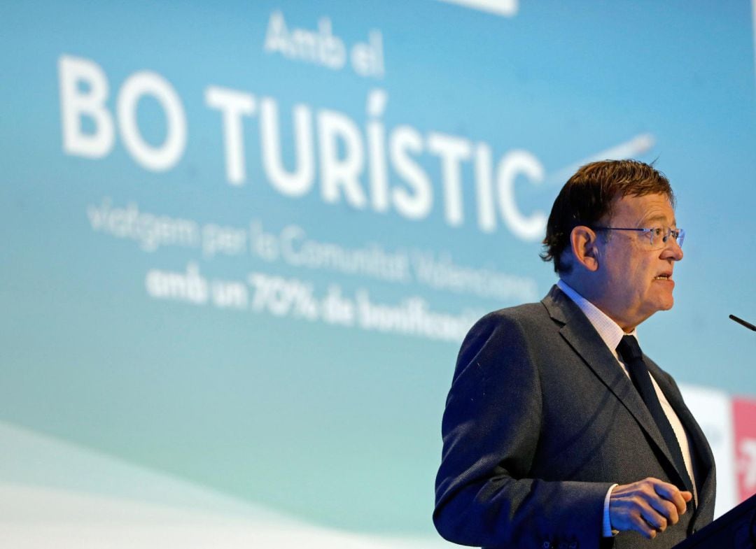 El president de la Generalitat, Ximo Puig, durante su intervención en la presentación del programa &#039;Viatgem CV - Bo Turístic de la Comunitat Valenciana&#039;.