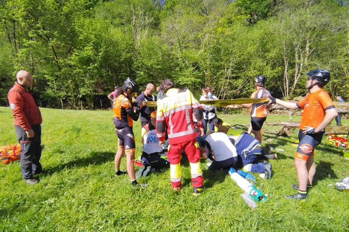 El helicóptero medicalizado del Gobierno de Cantabria ha asistido a un hombre de 59