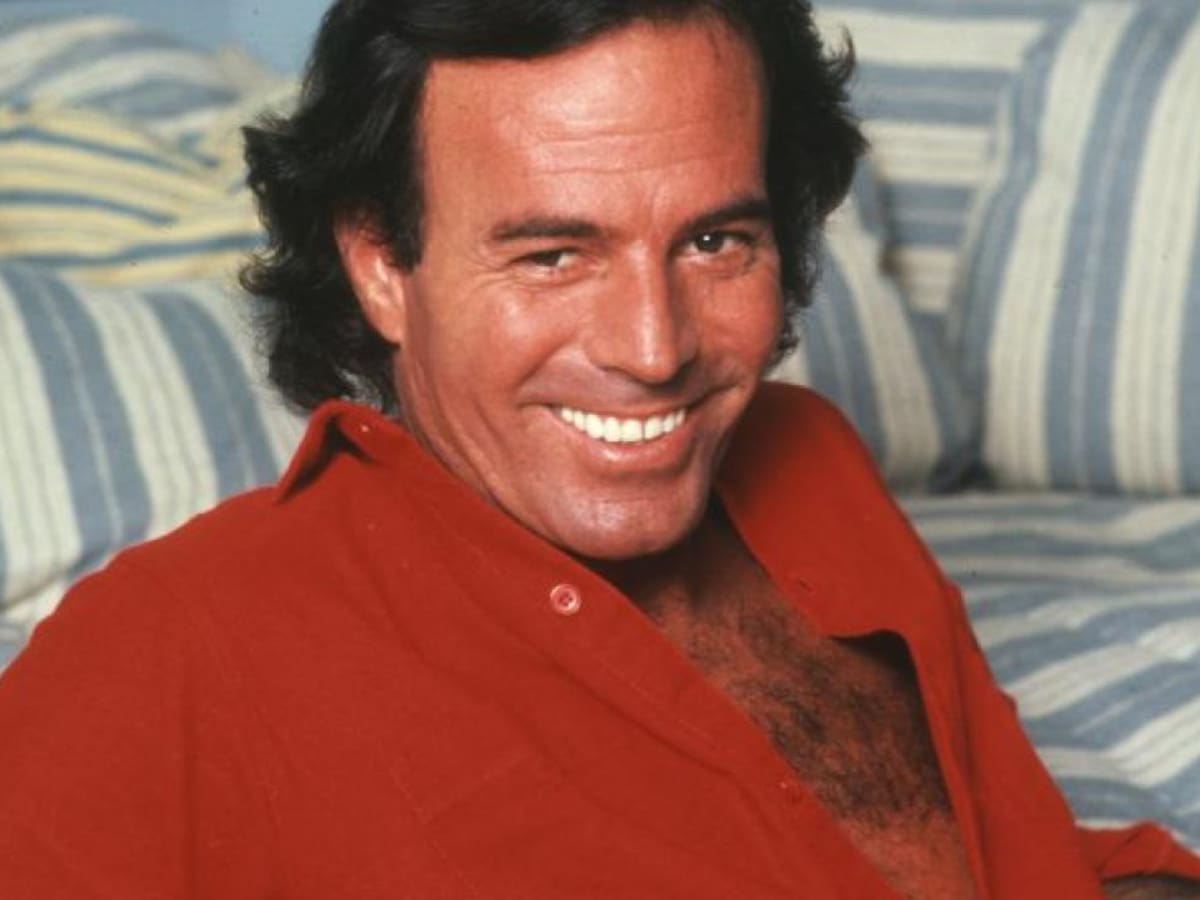 Julio Iglesias: el arquetipo del macho español y su vínculo con el imaginario patriarcal