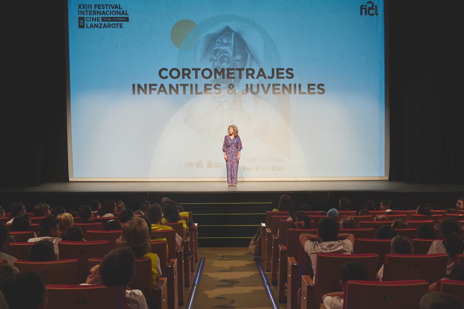 Estudiantes en el teatro &#039;El Salinero&#039;.