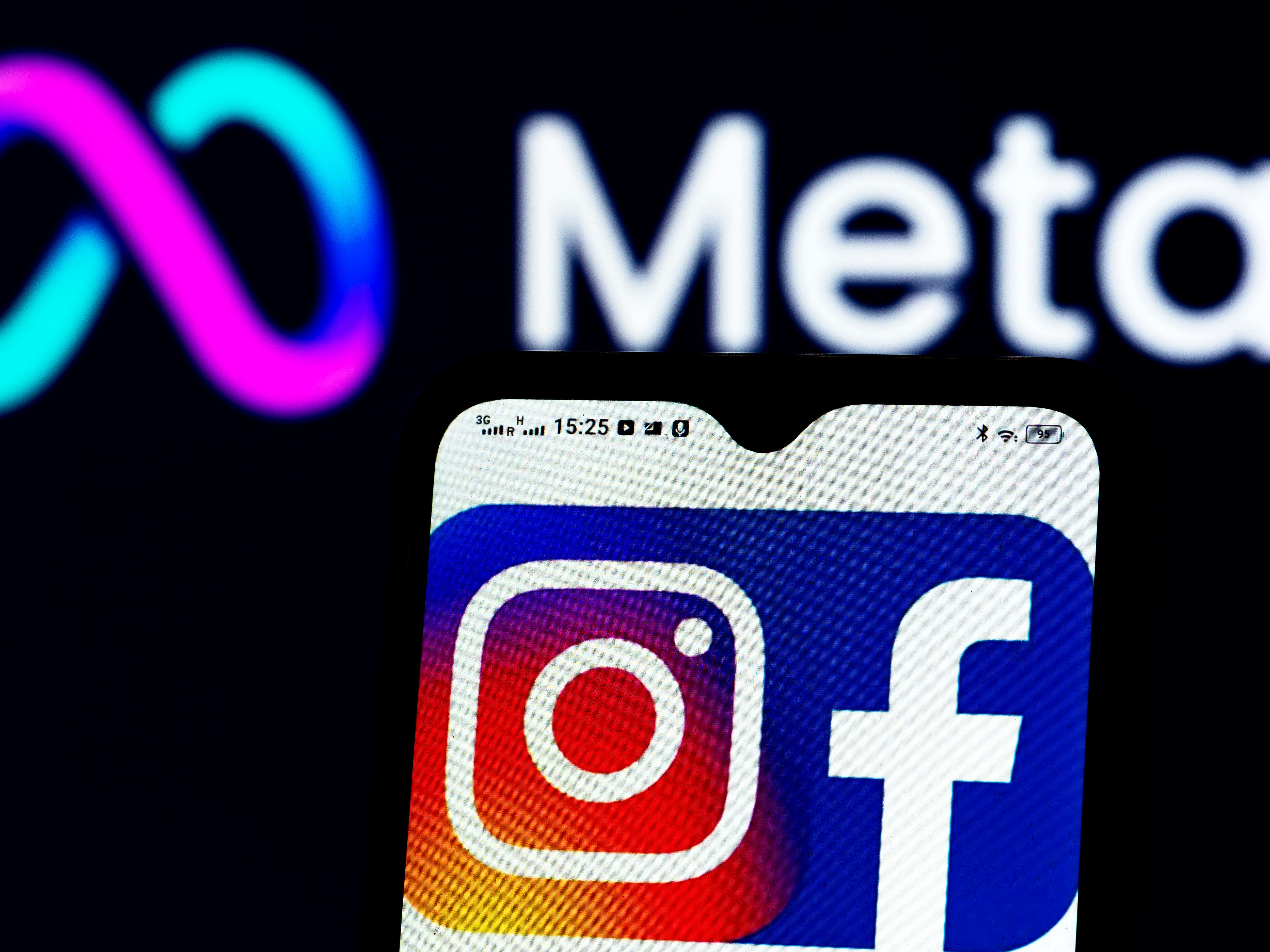 Meta amenaza con cerrar Facebook e Instagram en Europa.