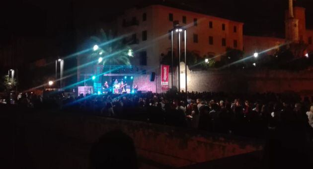 Concierto de Los escarabajos, desde el Puente Romano.