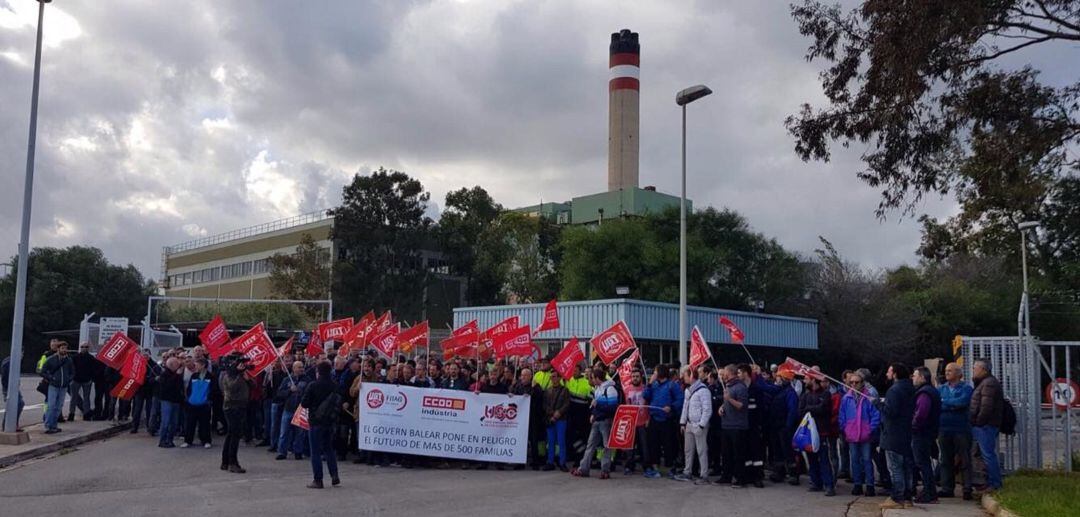 Trabajadores de la planta, en una imagen de archivo durante una protesta