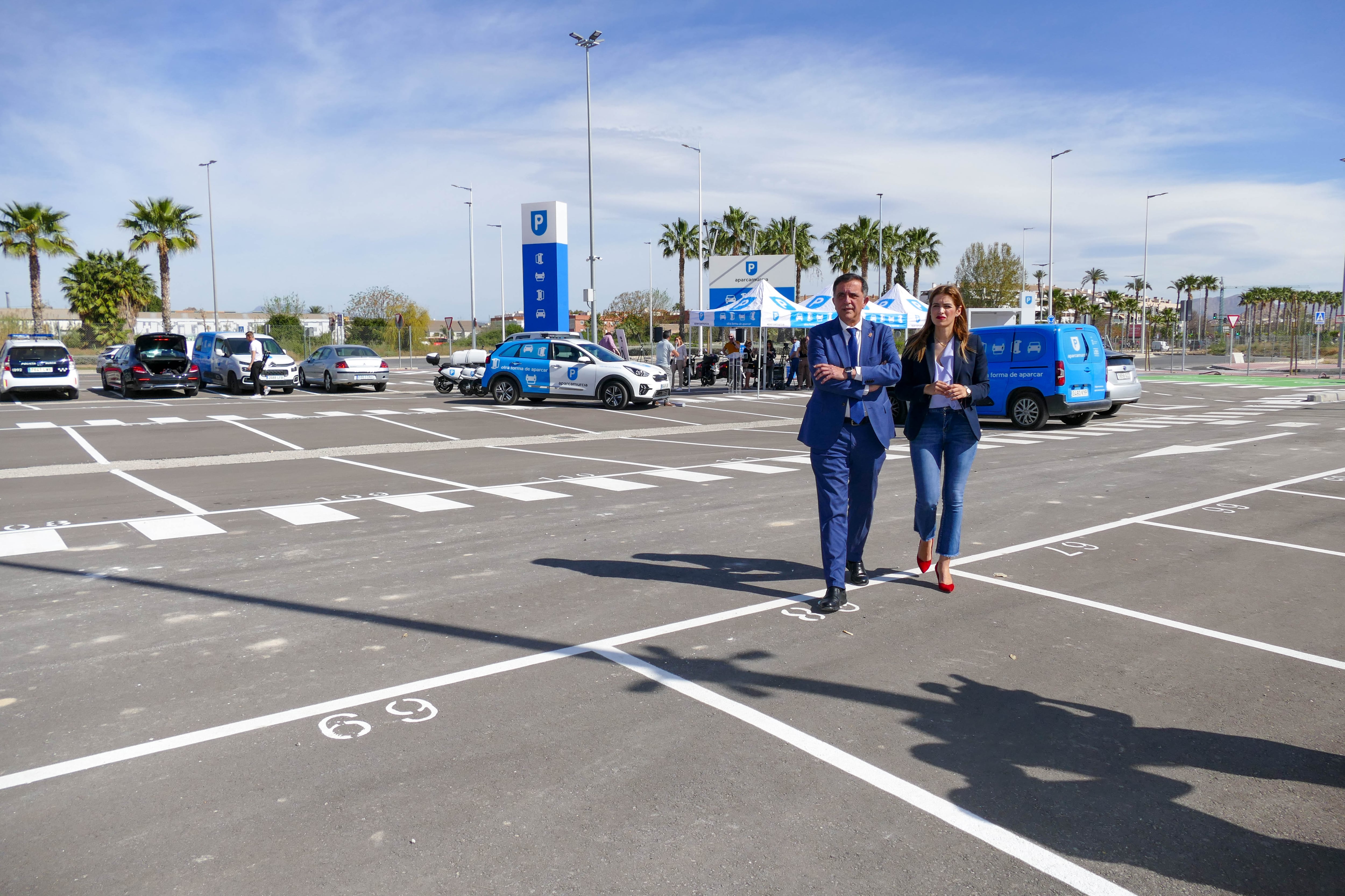 El nuevo aparcamiento disuasorio en la avenida Almirante Loaysa de Murcia ha comenzado este viernes a prestar servicio