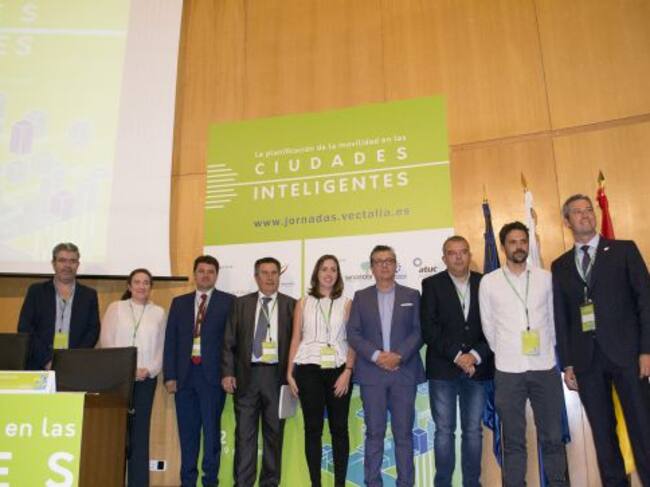 Participantes en la Jornada "La planificación de la movilidad en las ciudades inteligentes"
