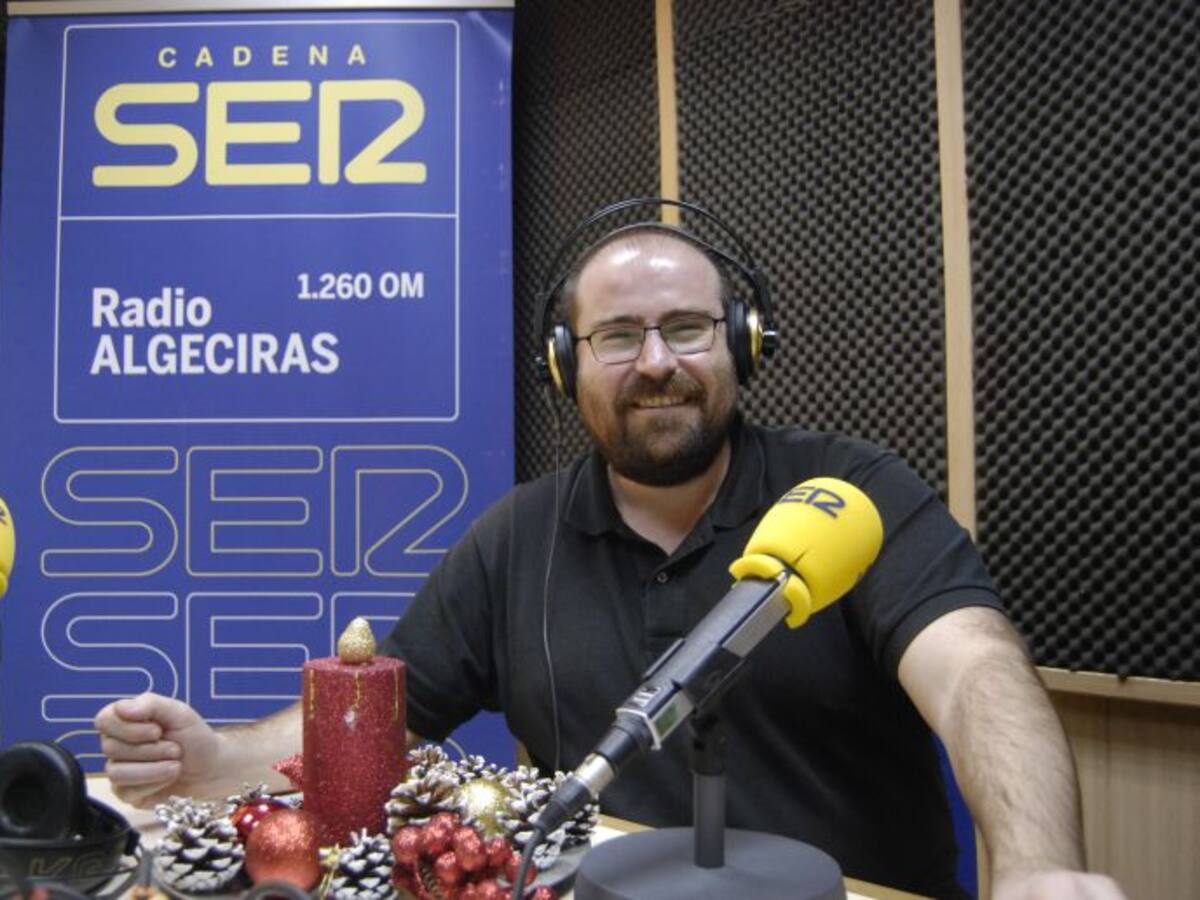 El algecireño Asier Unciti recibe la Bandera de Andalucía de la Investigación