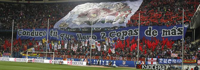 Parte del respetable del Calderón cantó contra el mister blanco
