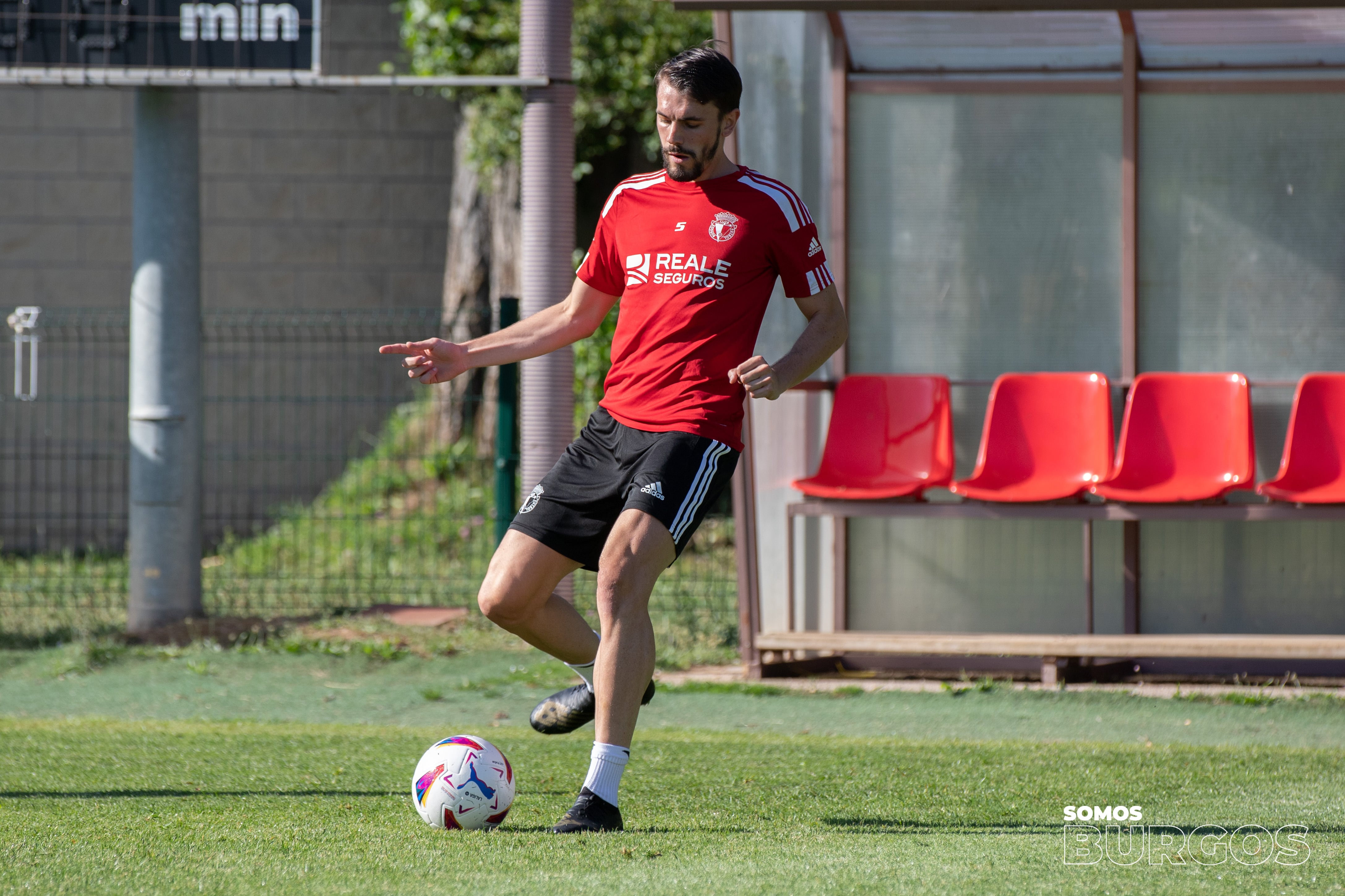 Miguel Atienza en el entrenamiento de este lunes celebrado en La Deportiva. / Foto: BCF
