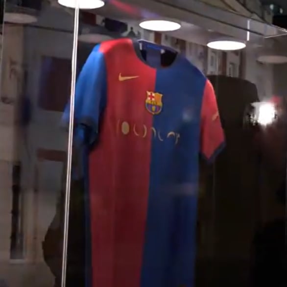 La camiseta que ha exhibido el FC Barcelona en La Plaza del Sol