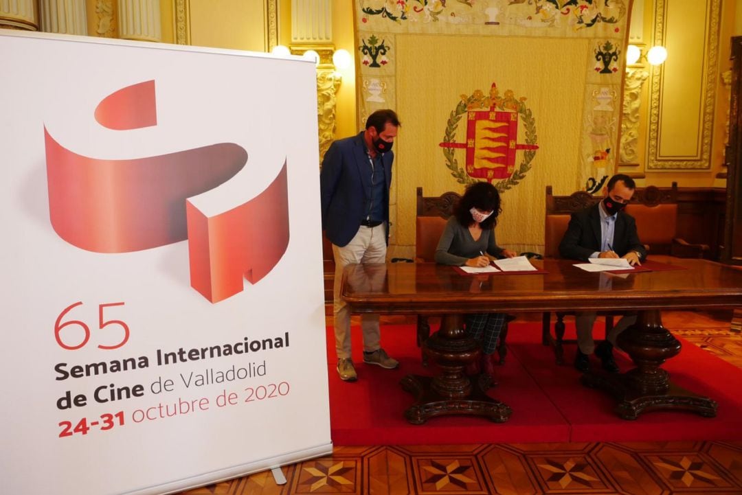 El AYuntamiento de Valladolid acogio la firma del convenio