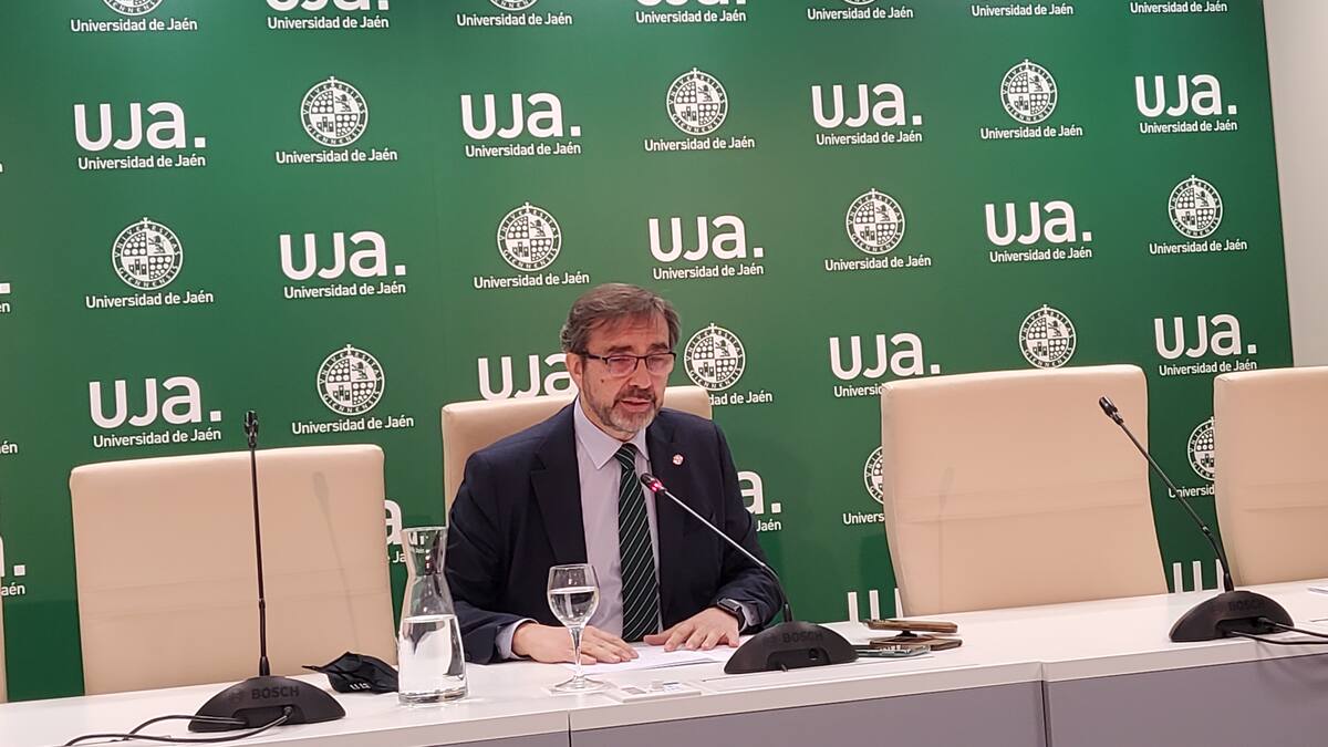 El rector de la UJA afirma que estarán "vigilantes" para que se cumpla el acuerdo de financiación