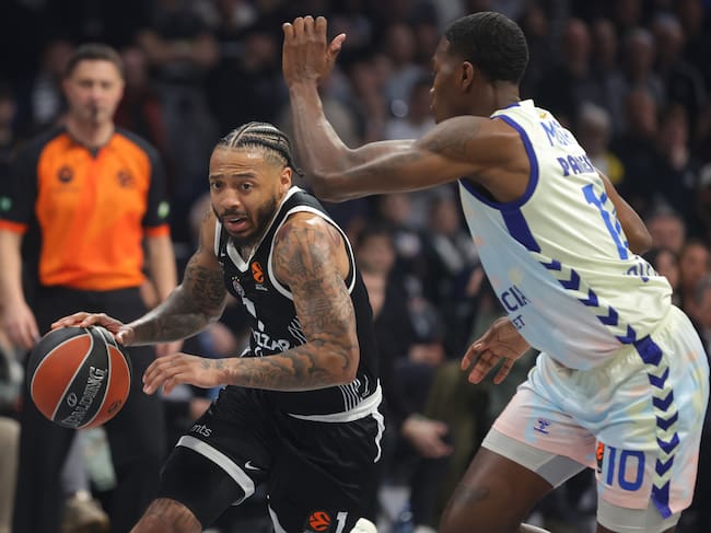 BELGRADE (Serbia), 27/03/2026.- Patizan's Carlik Jones and Velencia's Omari Moore in action during the Euroleague basketball match between Partizan Belgrade and Valencia Basket in Belgrade, Serbia, 27 March 2026. (Baloncesto, Euroliga, Belgrado) EFE/EPA/ANDREJ CUKIC