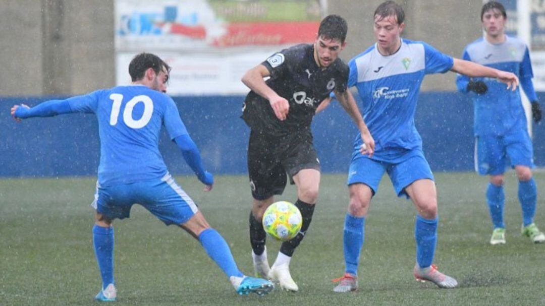 Mario Musy durante un partido contra el Atlético Albericia en el Juan Hormaechea