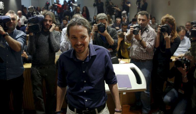 El líder de Podemos, Pablo Iglesias, en una rueda de prensa tras su encuentro con el secretario general del PSOE, Pedro Sánchez