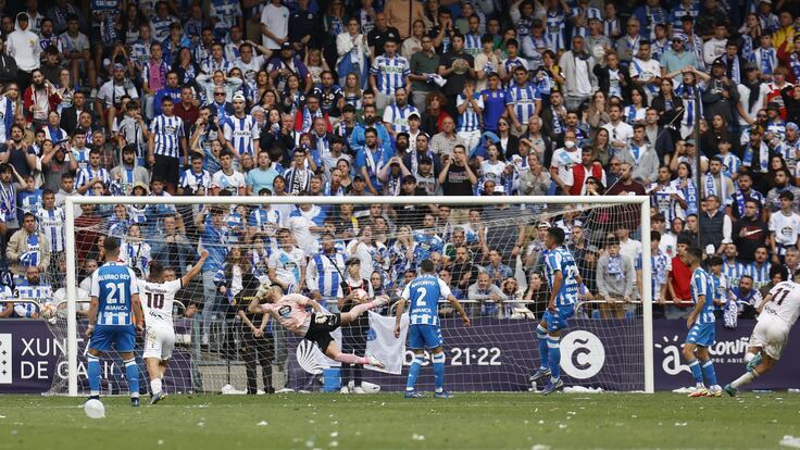 Jordi Sánchez celebra su gol en Riazor