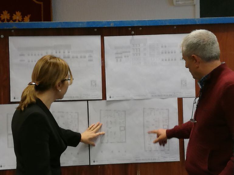 La Alcaldesa Raquel González junto al concejal de obras Alfonso Sanz