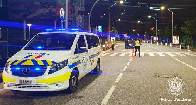 Control de la policia al centre de la ciutat