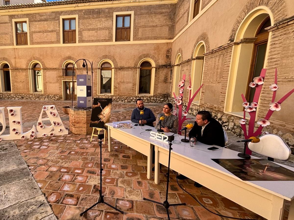 Mula exhibe su esencia entre tambor, floración, gastronomía, agricultura y tradición cofrade