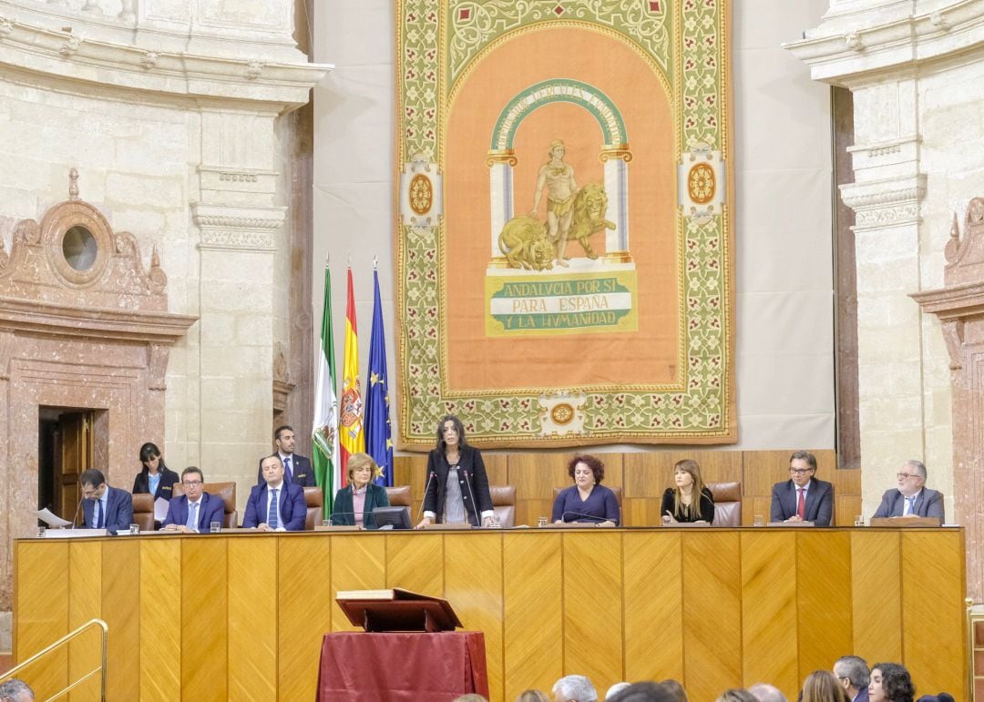 La mesa del parlamento de Andalucía, este jueves.