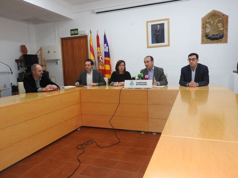 La presidenta del Govern ha presentado el anteproyecto en el Consell de Entidades