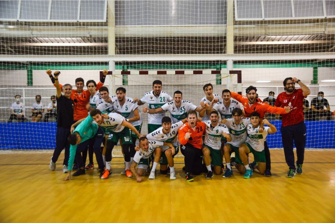 Los jugadores del Elche celebran una victoria esta temporada