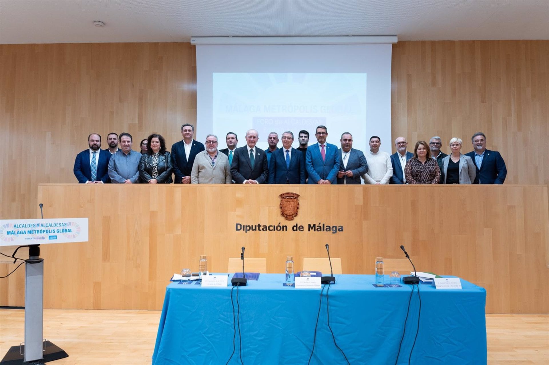 Alcaldes y alcaldesas de los municipios del espacio metropolitano de Málaga en el Foro Málaga Metrópolis Global