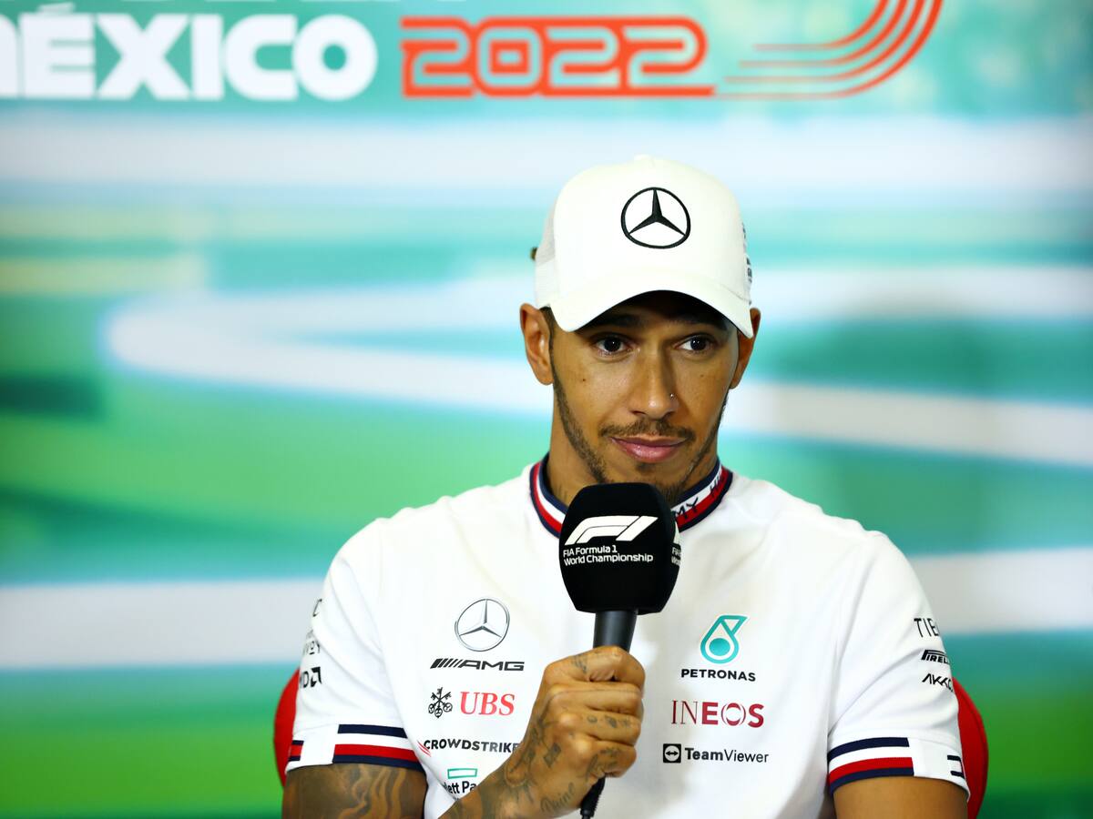 Lewis Hamilton, sobre Fernando Alonso: "Me hace reír un poco, sinceramente"