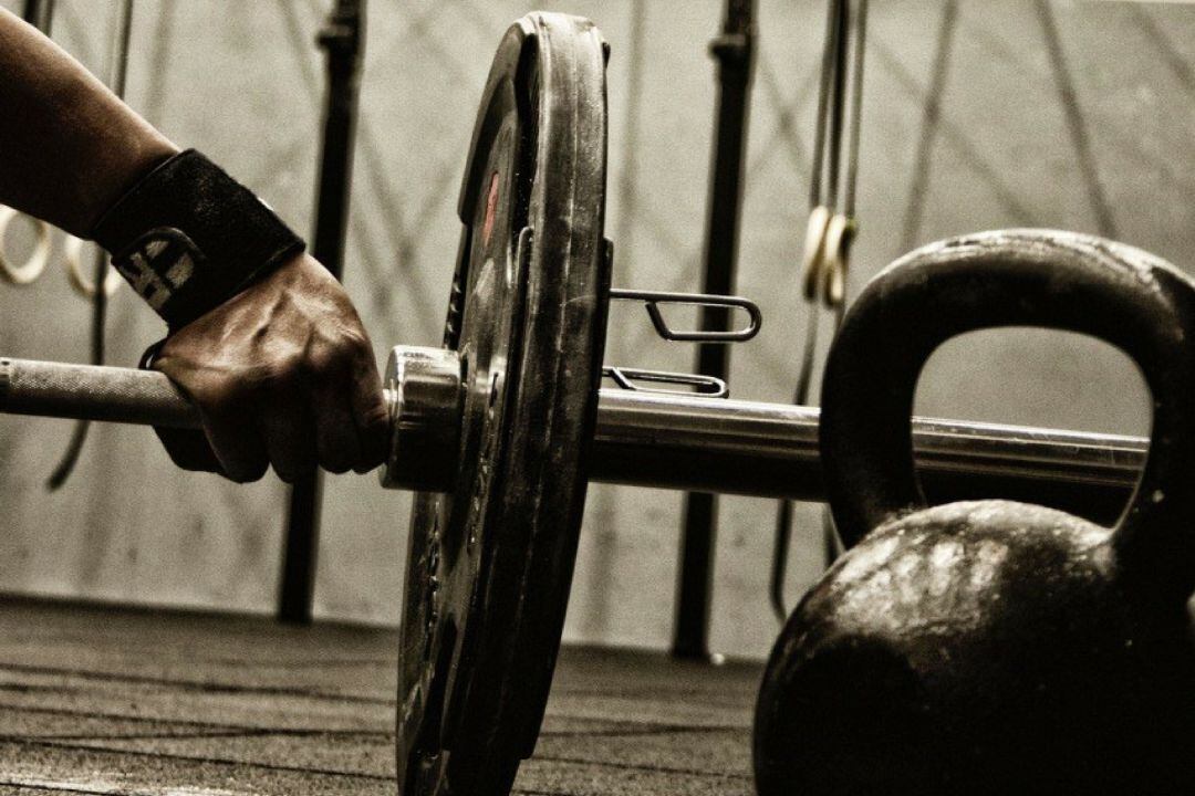 Pesas en el gimnasio