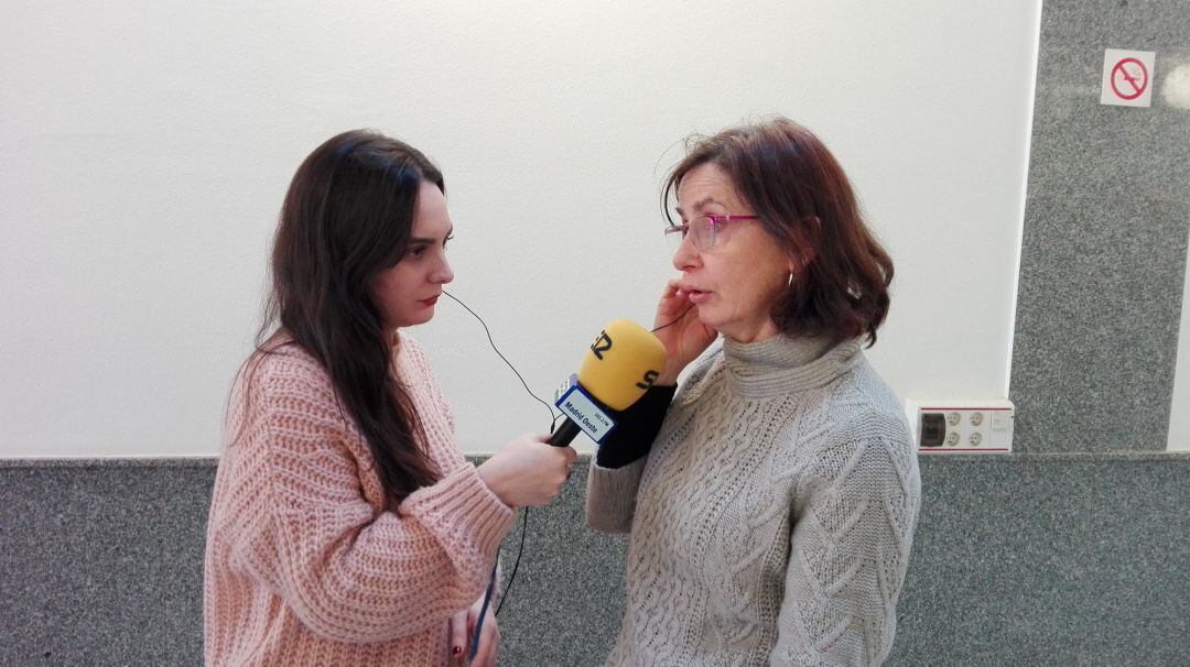 Sandra Moreno con  Julia Hernánz de la Biblioteca Central de Móstoles