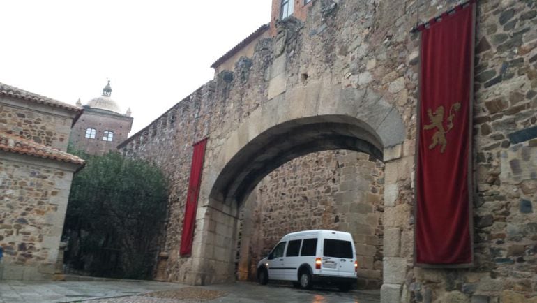 La zona monumental de Cáceres se ha blindado para el rodaje de Juego de Tronos.