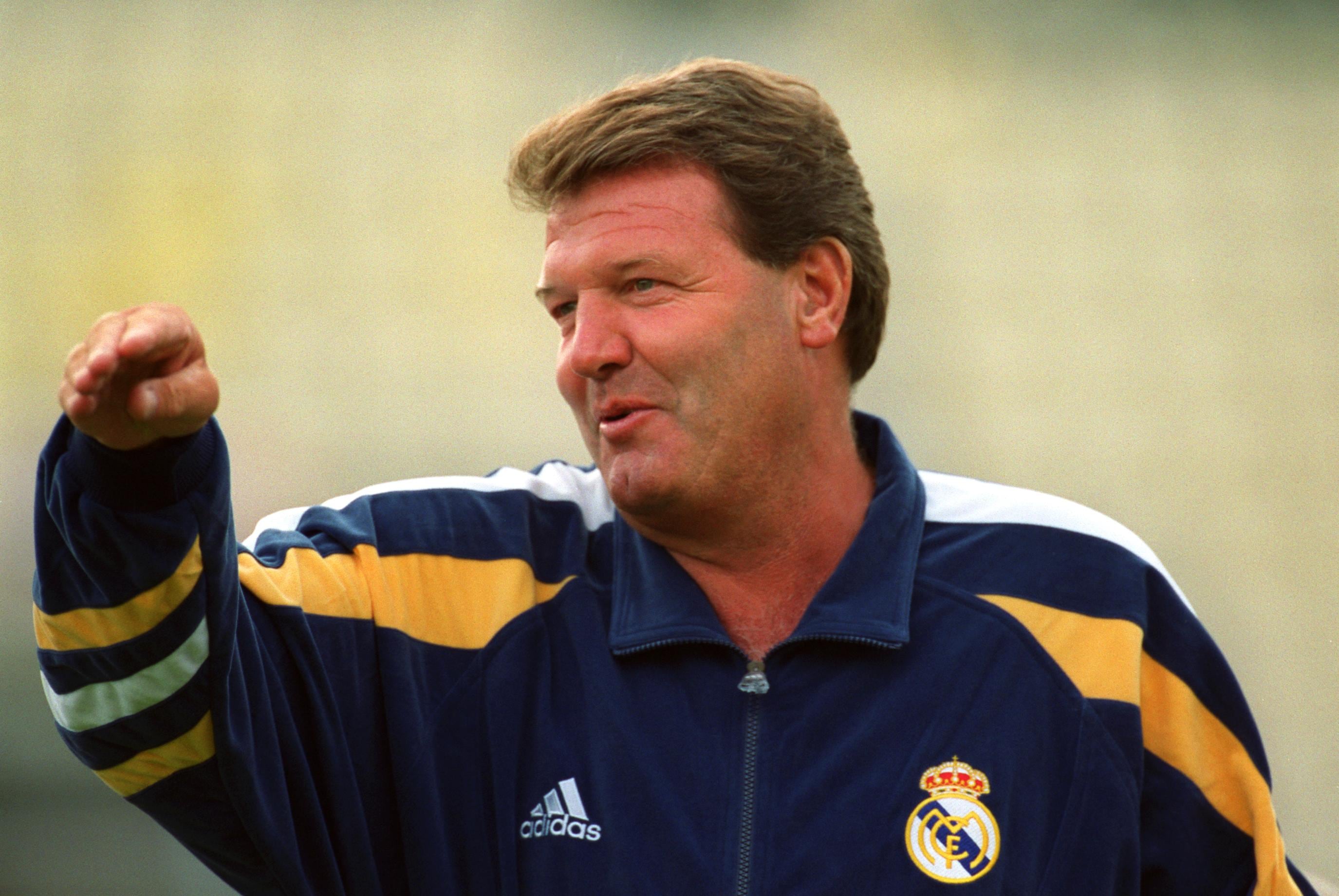 John Benjamin Toshack dirigiendo al Real Madrid