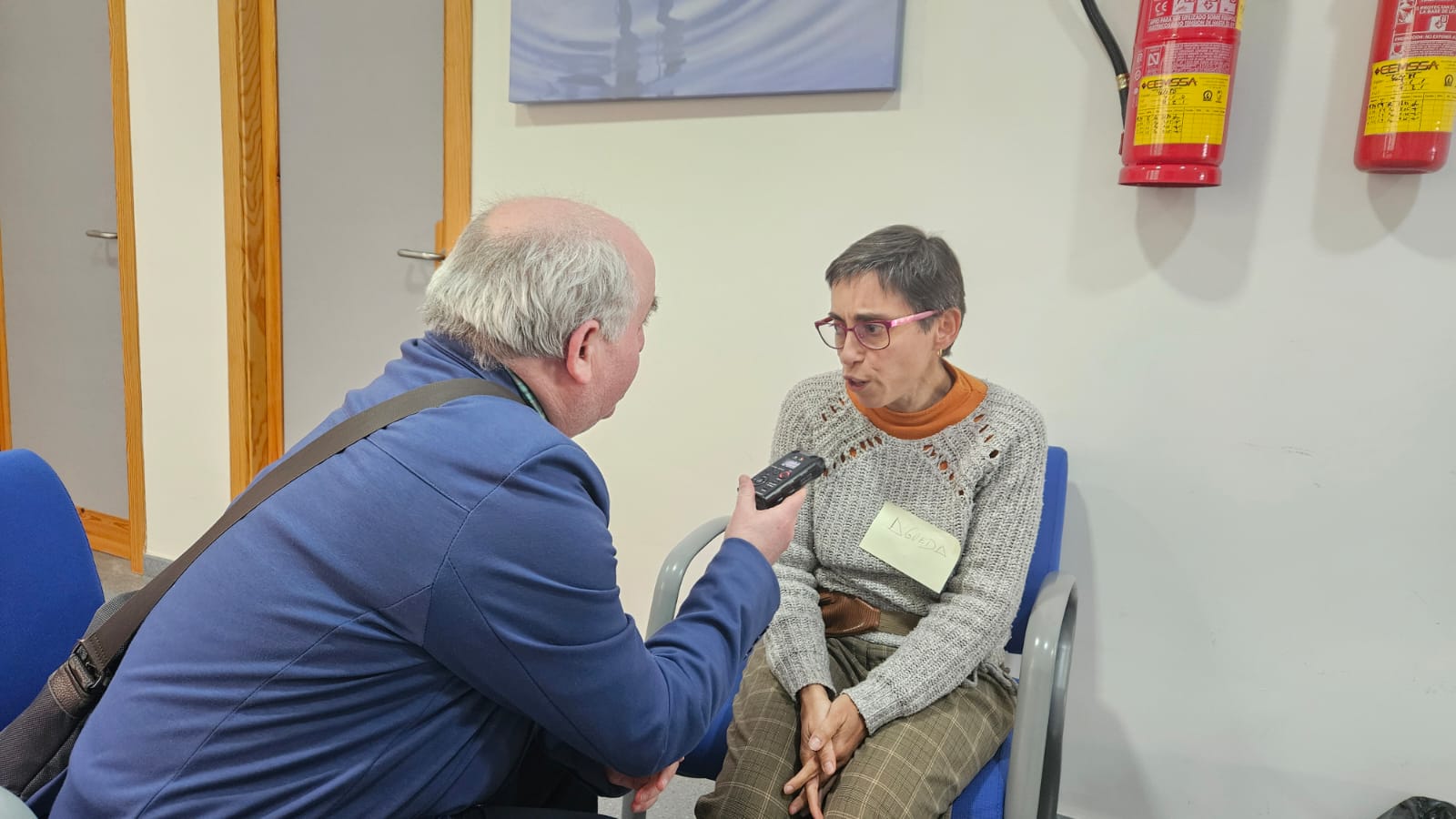 Momento de la entrevista a M ª Águeda Moreno Cruz