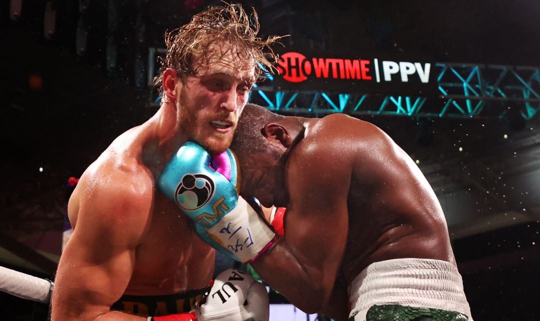 Mayweather y Logan Paul, durante la exhibición