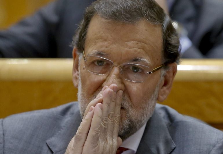 GRA217. MADRID, 28/10/2014.- El presidente del Gobierno, Mariano Rajoy, durante el pleno del Senado, celebrado esta tarde en la cámara alta, en Madrid. EFE/JuanJo Martín