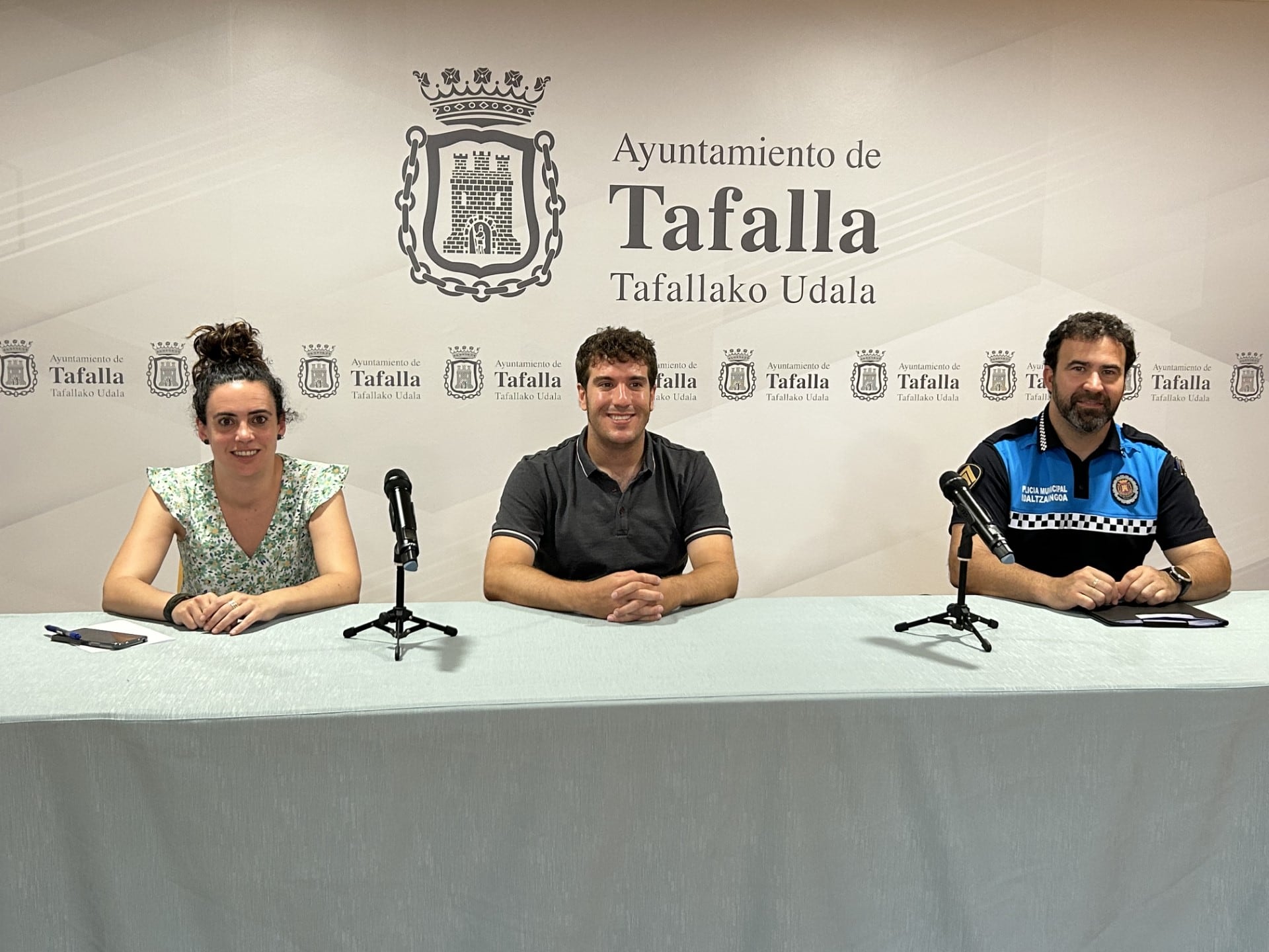 La concejala de festejos, Maitane Fernández, el alcalde Xabier Alcuaz y el jefe de policía Municipal, Iván Colás, han hecho balance de las fiestas de Tafalla 2023