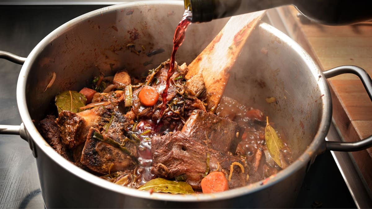 ¿Por qué nos cuesta tanto renunciar a ese chorrito de vino?