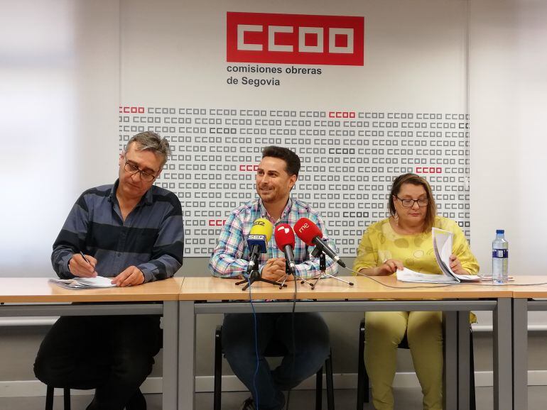 Saturnino Fernández de Pedro, secretario de empleo CCOO Cyl, Álex Blázquez, secretario provincial e Inmaculada de Pablo, secretaria política social CCOO CyL.