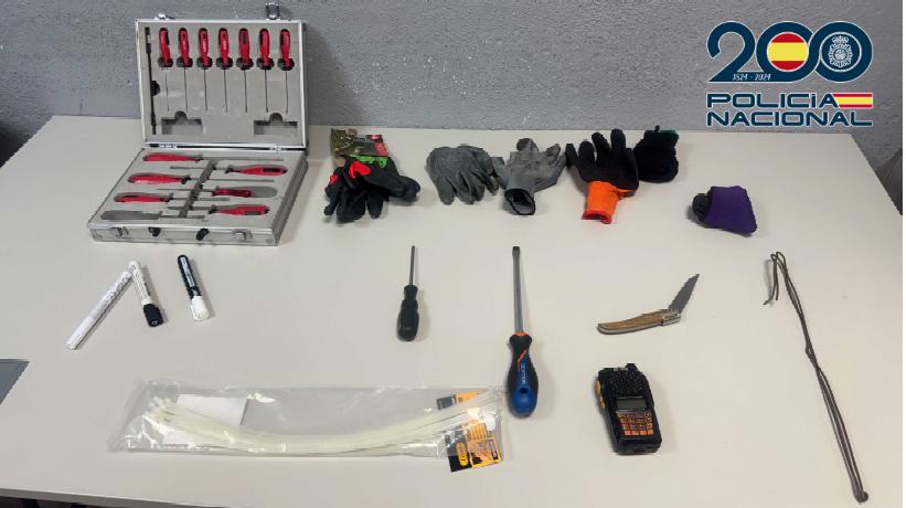 Herramientas que utilizaban los asaltantes para entrar en viviendas vacías de Leganés o Chamberí