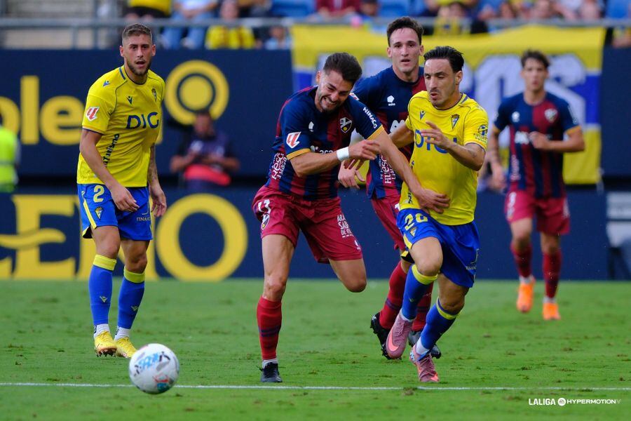 El Huesca perdía por 1-0 en Cádiz