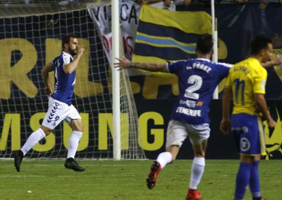 Malbasic celebra en Carranza el tanto del empate en el Cádiz 1 Tenerife 1
