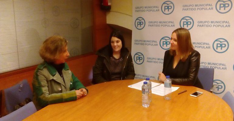 Reunión entre la Asociación de Meigas y el PP de A Coruña