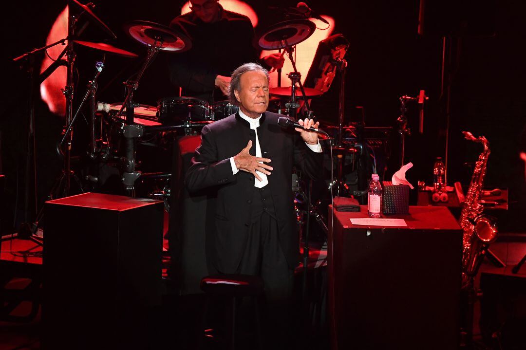 Julio Iglesias durante un concierto en 2019 en Duluth, Georgia