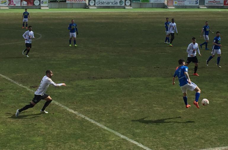 Acción del partido entre el Conquense y el Manchego 