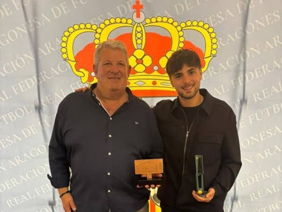 La Federación Aragonesa de Fútbol distingue a José Luis Arcas