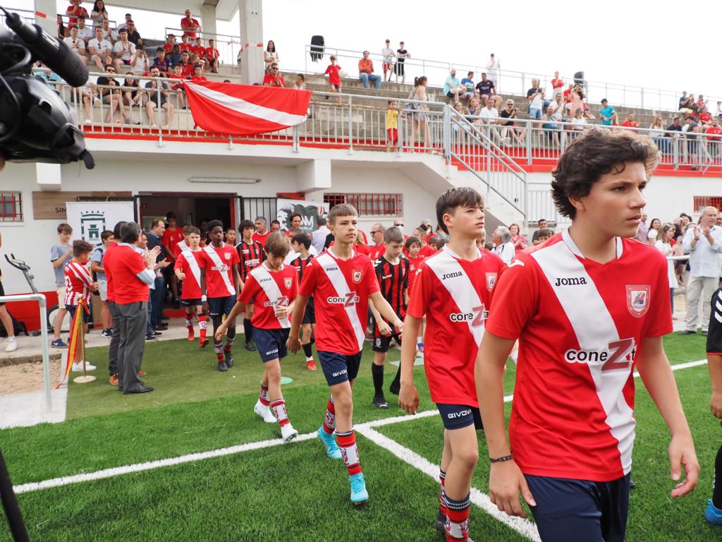 Simancas cuenta con un nuevo campo de cesped artificial