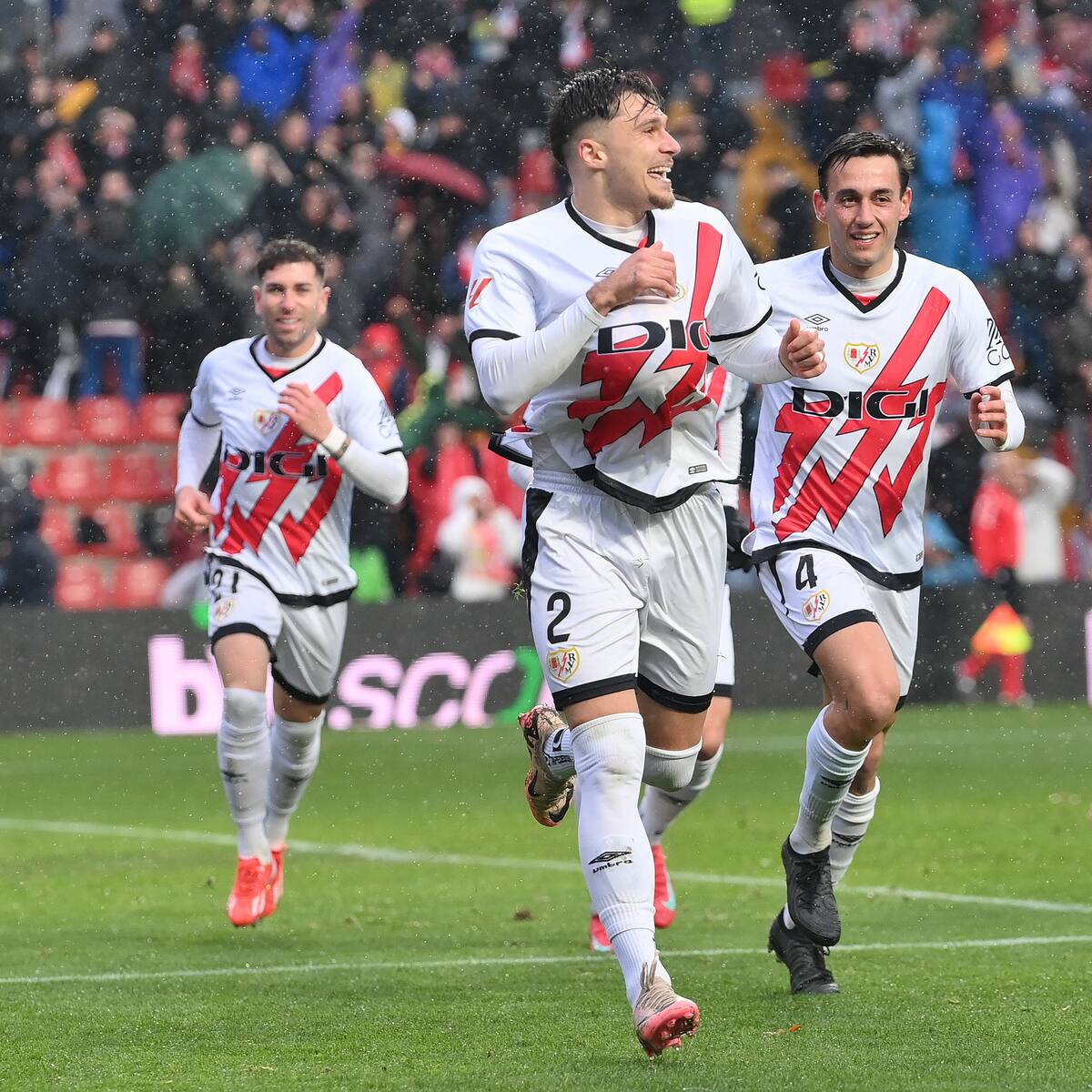 El Villarreal vende definitivamente a Andrei Ratiu al Rayo Vallecano